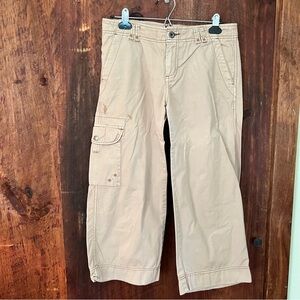 Women’s Tan Cargo capris